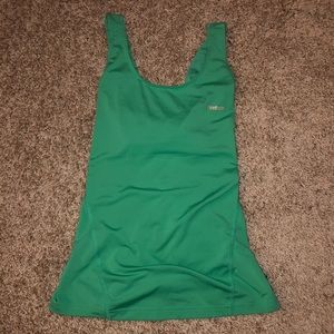 ✨3/$20✨ Crossback Reebok workout tank 💪